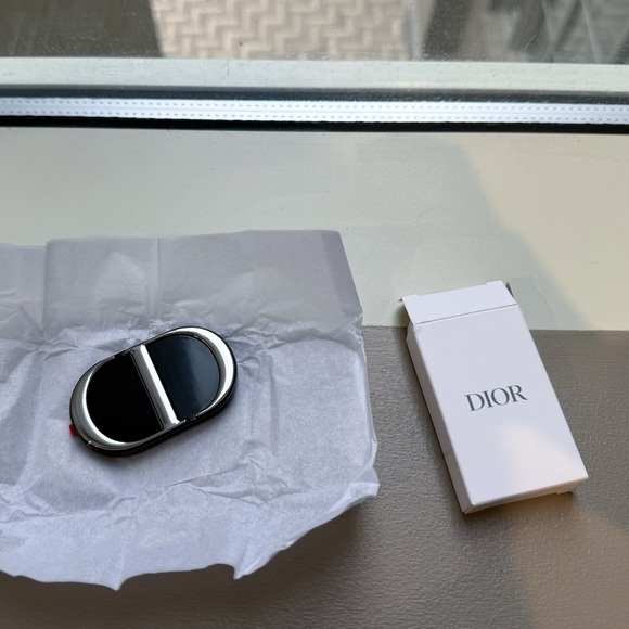 Dior Beauty Makeup Mirror With Phone Holder Stand Dual Mirror - Picture 4 of 6